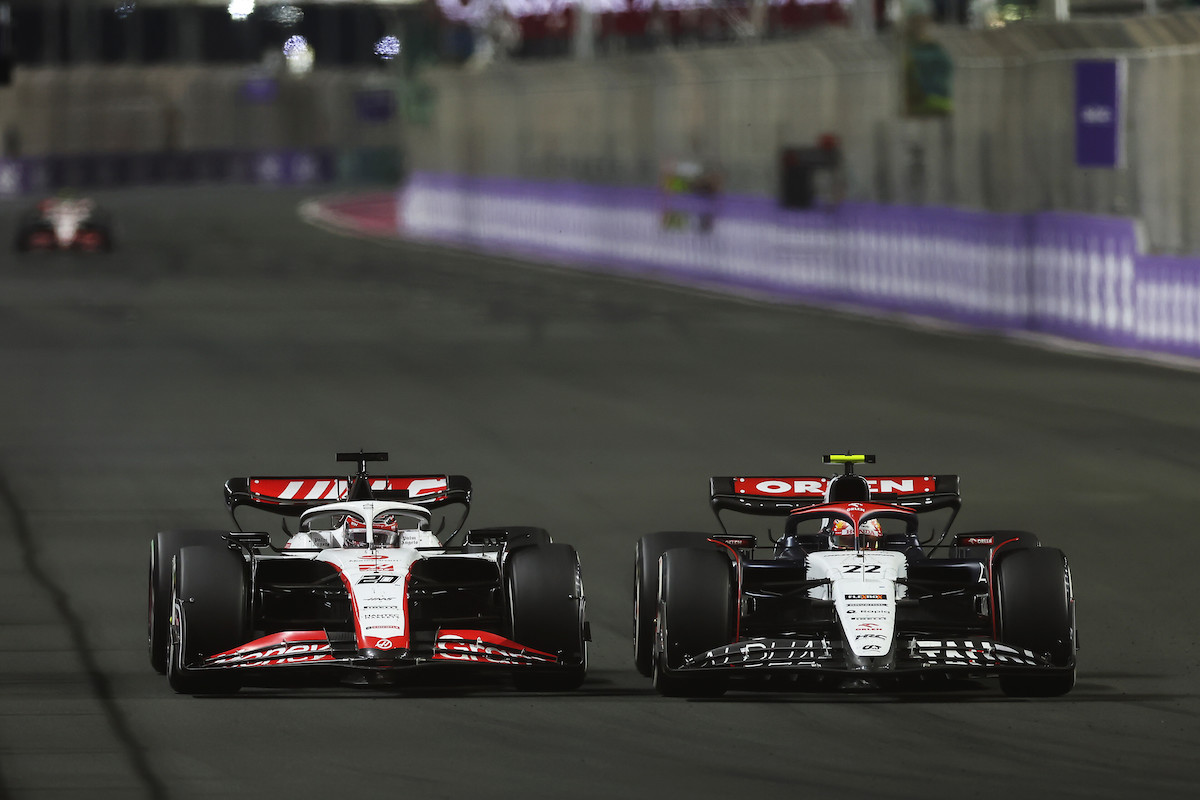 角田裕毅、悔しい11位！ポイント圏内を走行も残り4周で順位を落とす