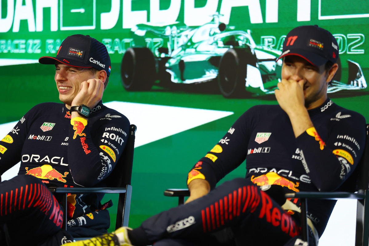 ライバルたちはレッドブルF1に追いつけないと父ヨス・フェルスタッペン