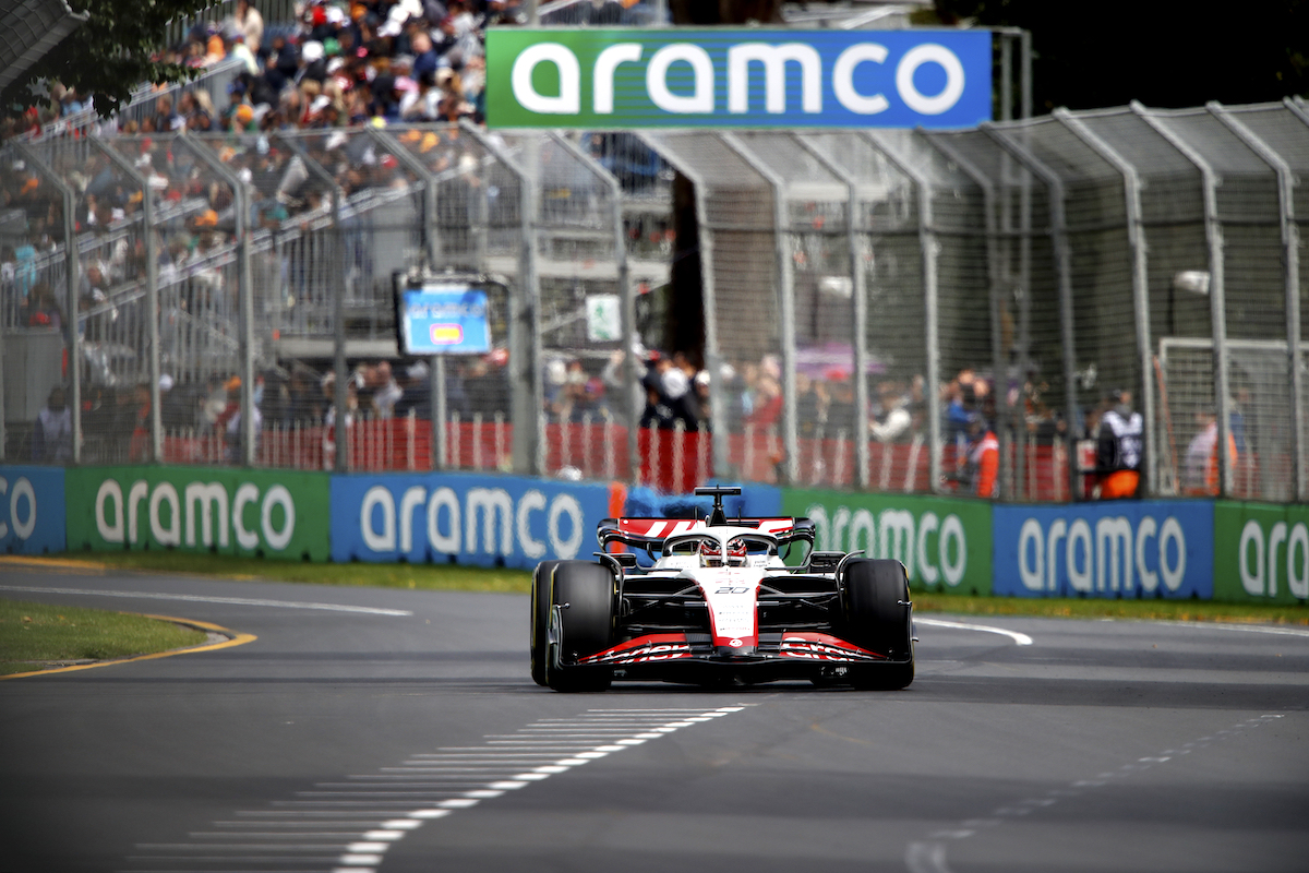 【F1オーストラリアGP】58周のレース、56周で赤旗中断！最後は超スプリントバトル！