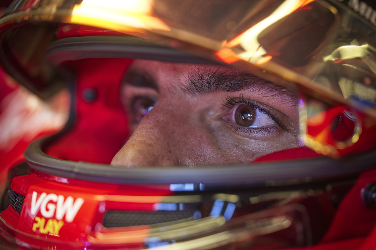 サインツ不運「憤りを消化できない」赤旗で後退、接触で5秒ペナルティ「いいレースだったけど納得がいかない」