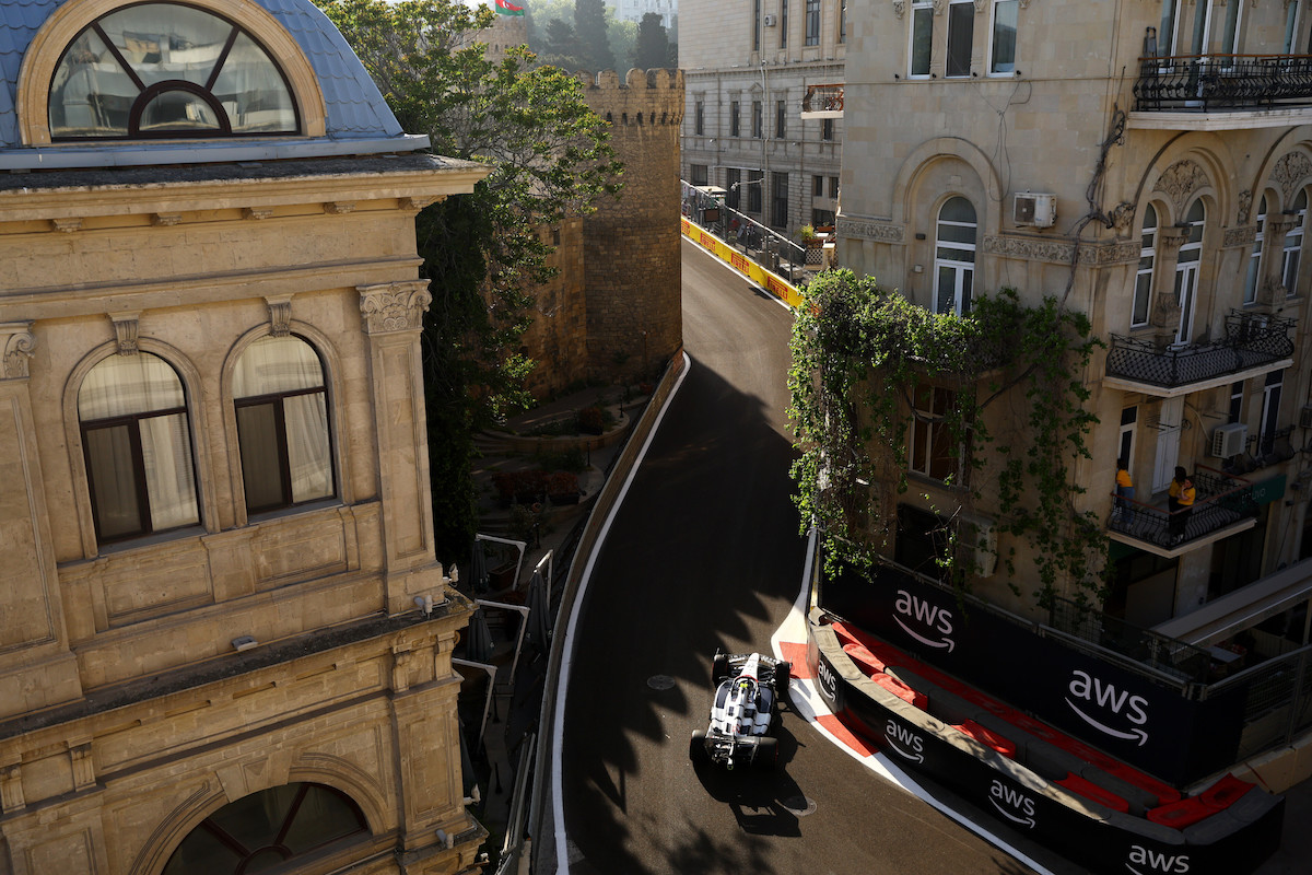 【予選Q2】角田裕毅、7番手でQ3進出！ラッセルがノックアウト／F1アゼルバイジャンGP