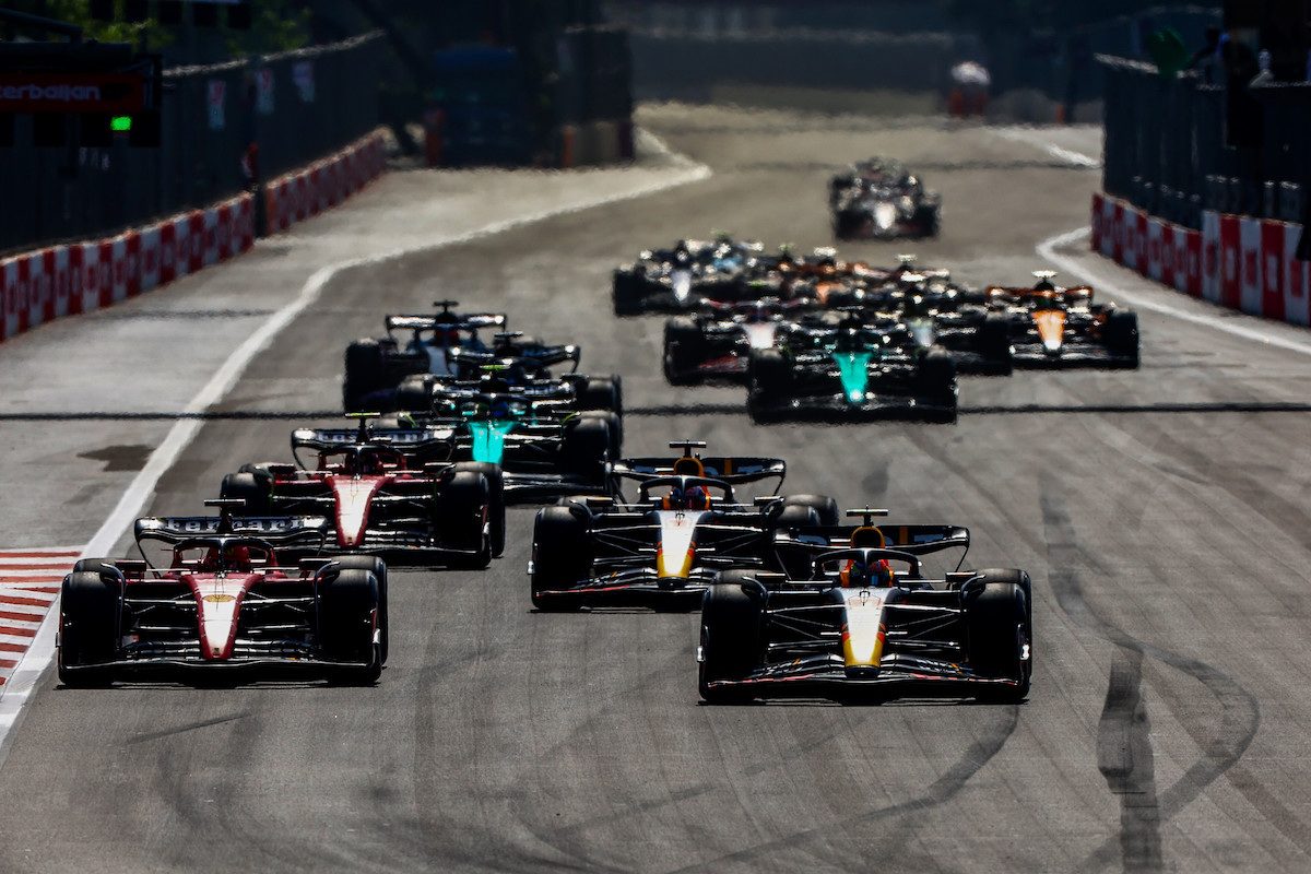 【F1アゼルバイジャンGP】ペレス、2日連続で優勝！角田裕毅は10位1ポイント獲得！