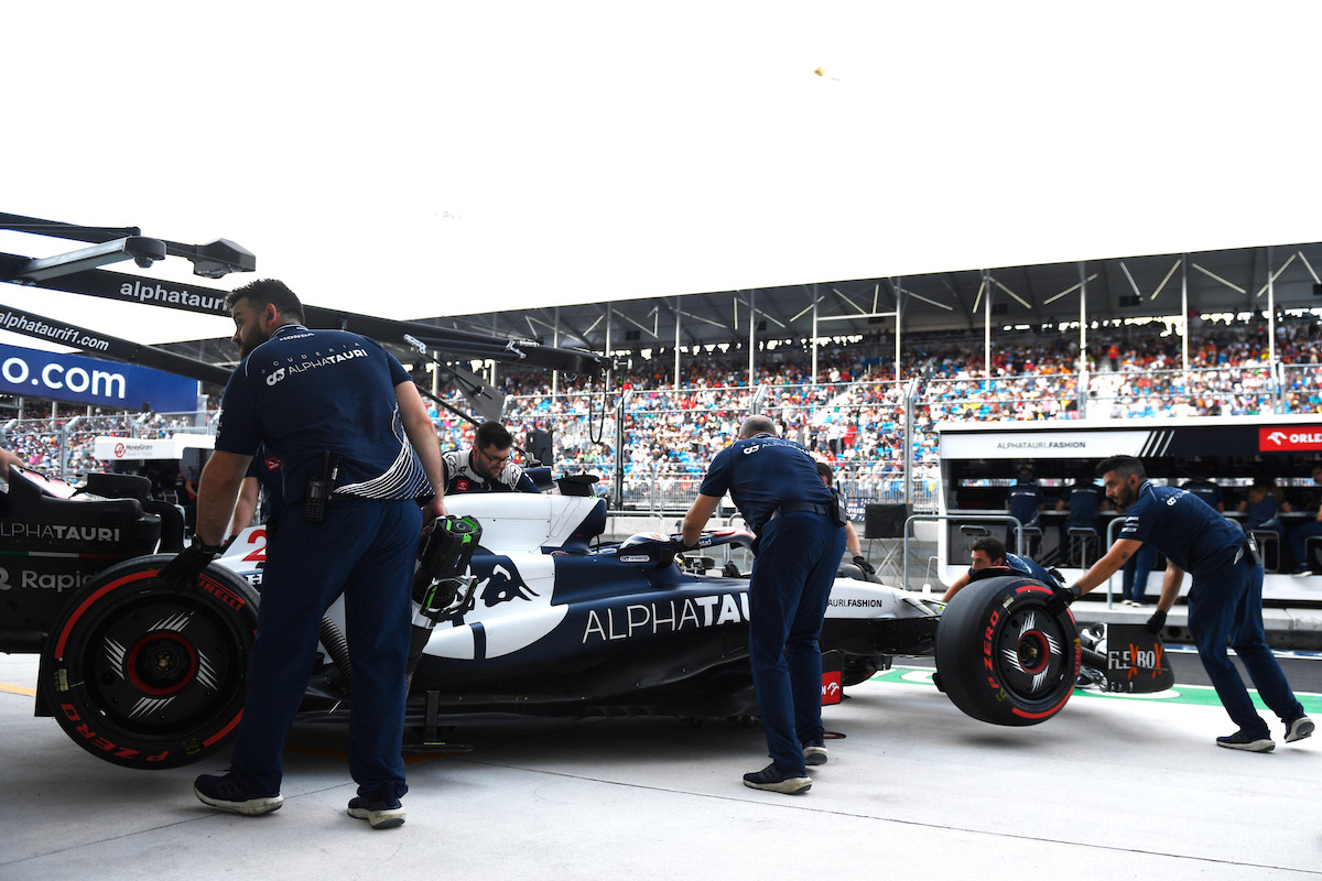 アルファタウリF1車両性能責任者「デ・フリースはQ2進出。角田裕毅はQ2進出を逃したのが悔やまれる」天候の影響でチャンスも