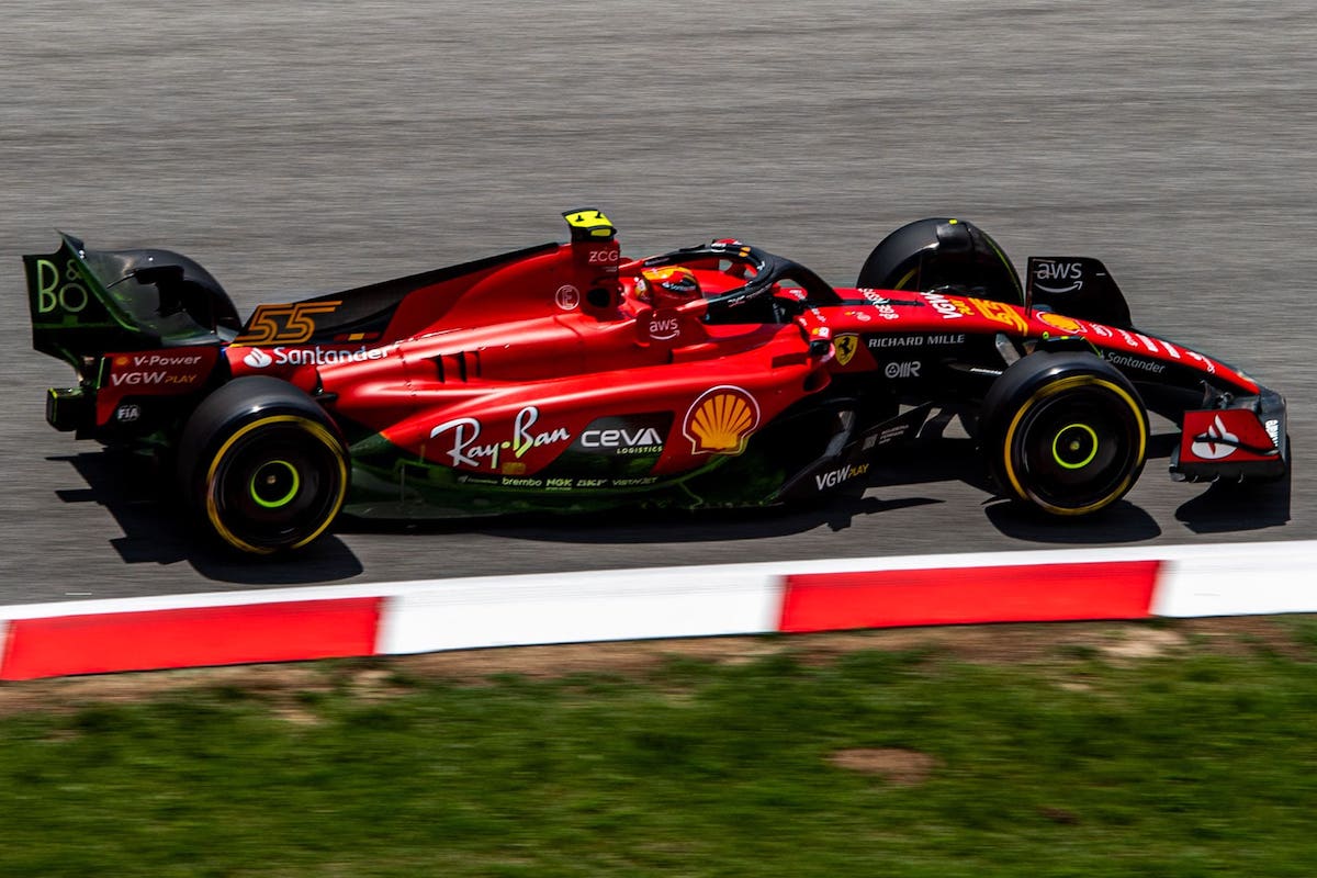 母国GPのサインツ「常にセットアップの変更をしていた」初日から大勢のファンが来場「とても嬉しいよ！」