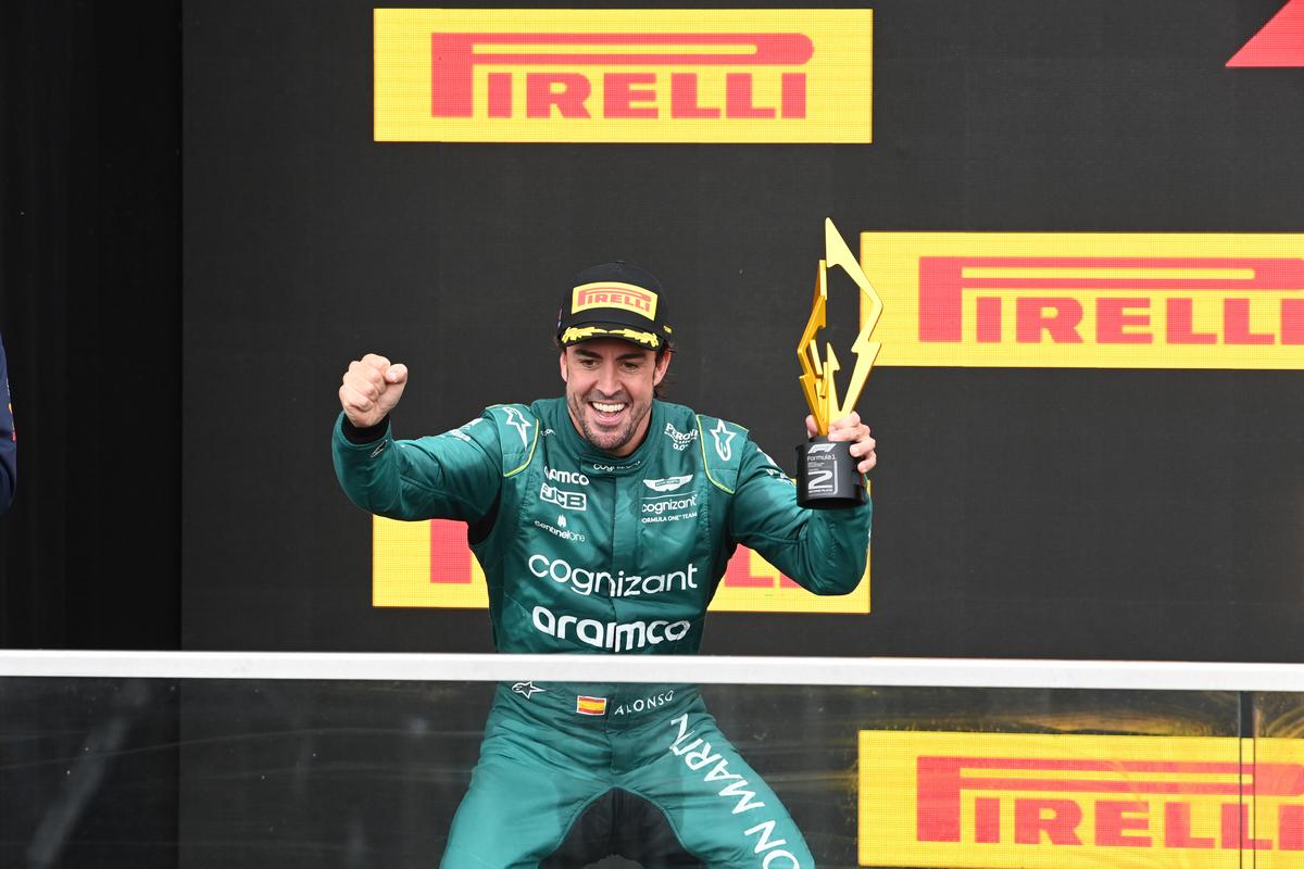 アロンソ、2位フィニッシュ「ハミルトンとの最後のバトルは予選みたいだったよ」