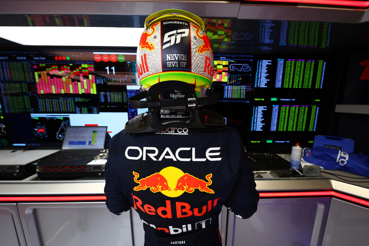 ペレス、F1スペインGPでフェルスタッペンを止められるか？「最後の2コーナーはかなり首に厳しい。日曜日には筋肉痛になるかも！」