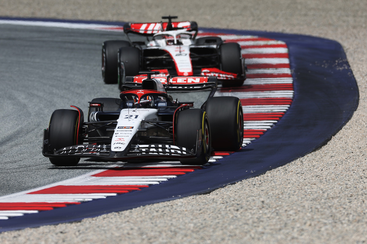 デ・フリース、角田裕毅を上回る15位「昨晩変更してパッケージから最大限の力を引き出せた」