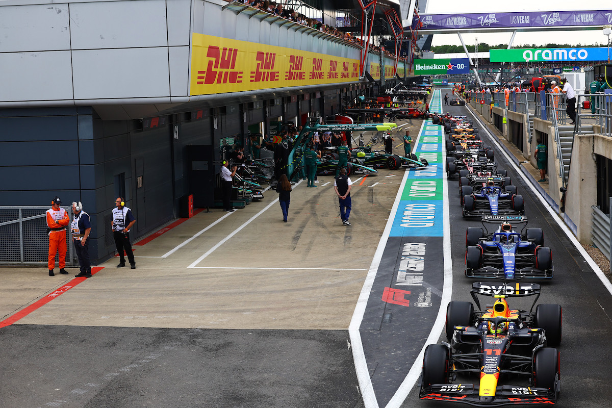 最強レッドブルF1でなぜQ1敗退？予選16番手のセルジオ・ペレスが当時の状況を振り返る