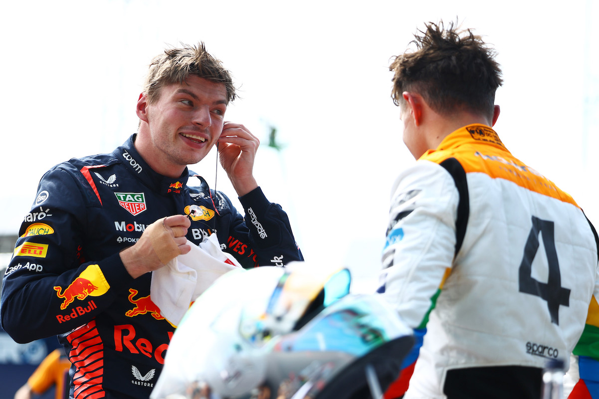 フェルスタッペン「ピットで“事故”もあったりクレイジーな予選だったけどマクラーレンとイギリスのファンにとってもハッピーだね」5戦連続、今季7度目、通算27度目のポールポジション獲得