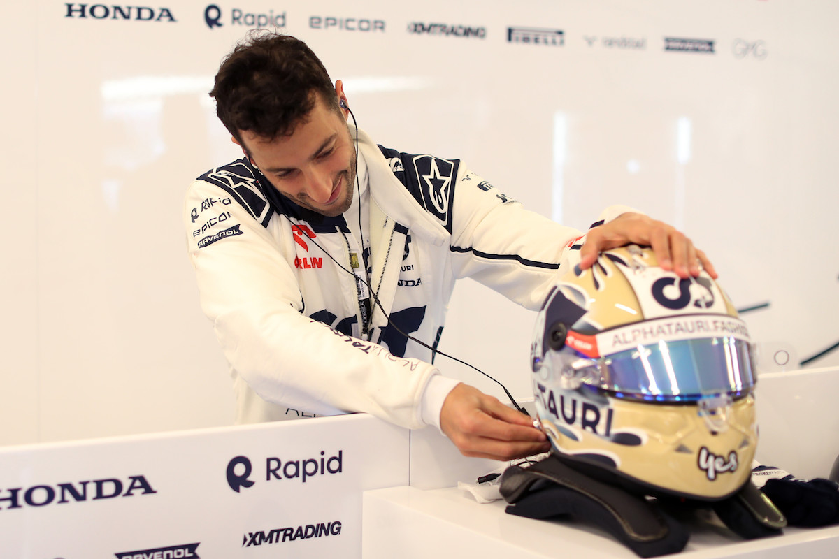 【FP1：F1ハンガリーGP】ペレスが開始3分でクラッシュ！ダニエル・リカルド、F1復帰で世界が注目！