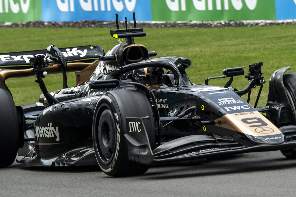 ブラッド・ピット主演の新作F1映画、ハリウッド労組ストライキ中でも撮影続行。製作総指揮のルイス・ハミルトン「出来上がりが楽しみだ」