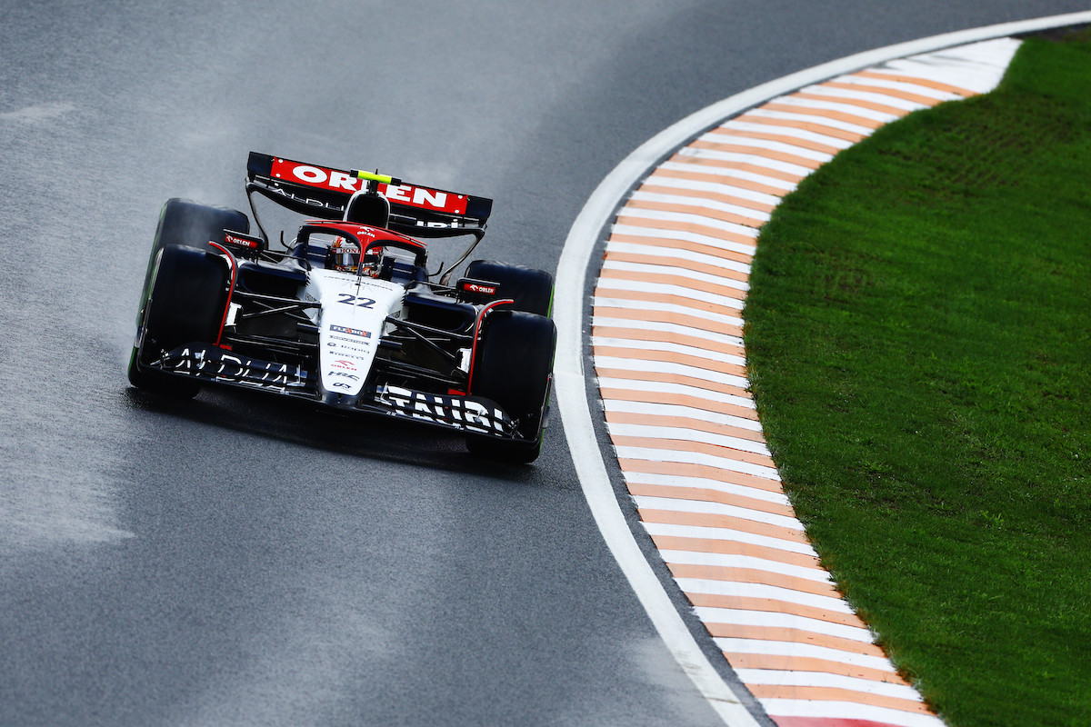 【ペナルティ】角田裕毅3グリッド降格！メルセデスF1代表、角田は「いいヤツ」だが「かなり見苦しい」行為と批判