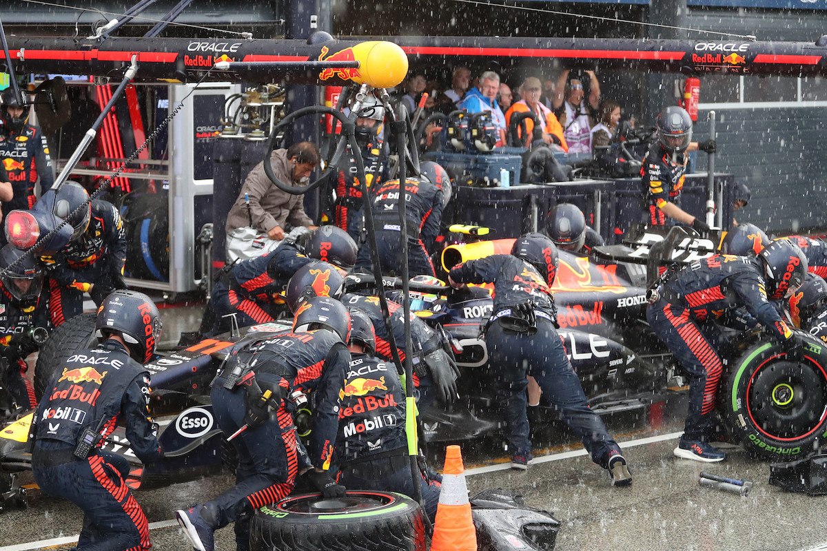 ●セルジオ・ペレス、表彰台に上がれず“残念”･･･5秒ペナルティの原因はピットイン時の壁への激突