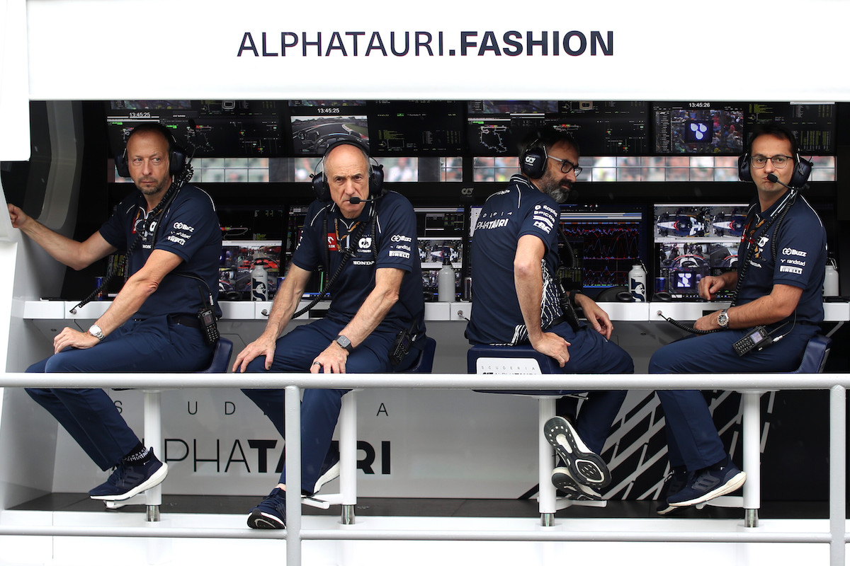 アルファタウリF1は2024年から『ヒューゴ・ボス・ブル・レーシング』ではなく『アディダス』に？　レッドブルF1を含む大編成の可能性