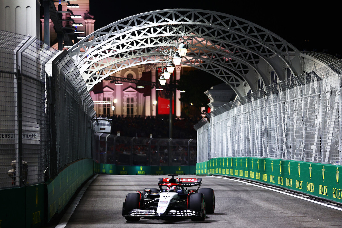 ローソン、F1シンガポールGP初走行で角田裕毅超えの12番手と大健闘「明日は間違いなくもっと良くなる」アップデートに手応え「マシンは確実に良くなっているよ」