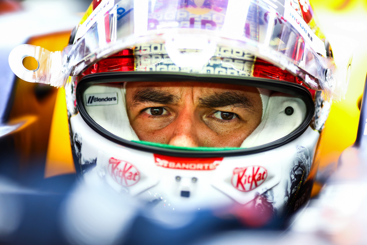 ペレス、レッドブルF1のバランスに大苦戦で予選13番手「完全に大失敗。何をしてもダメだった。エンジン出力も大幅に低下してスピンした」レースでも苦戦を予想