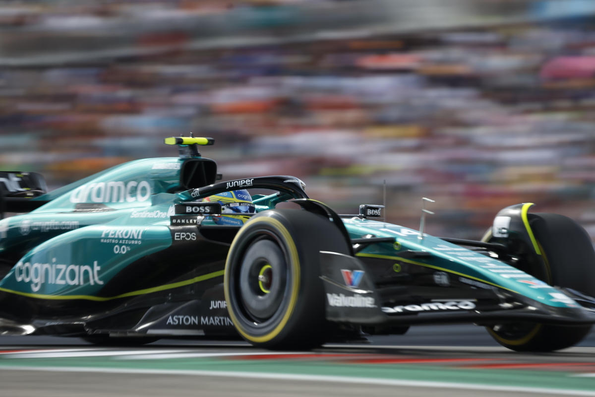アロンソ「すごく遅い、遅すぎるよ」表彰台の常連だったアストンマーティンは方向性を見失った？「ピットレーンスタートを検討している」