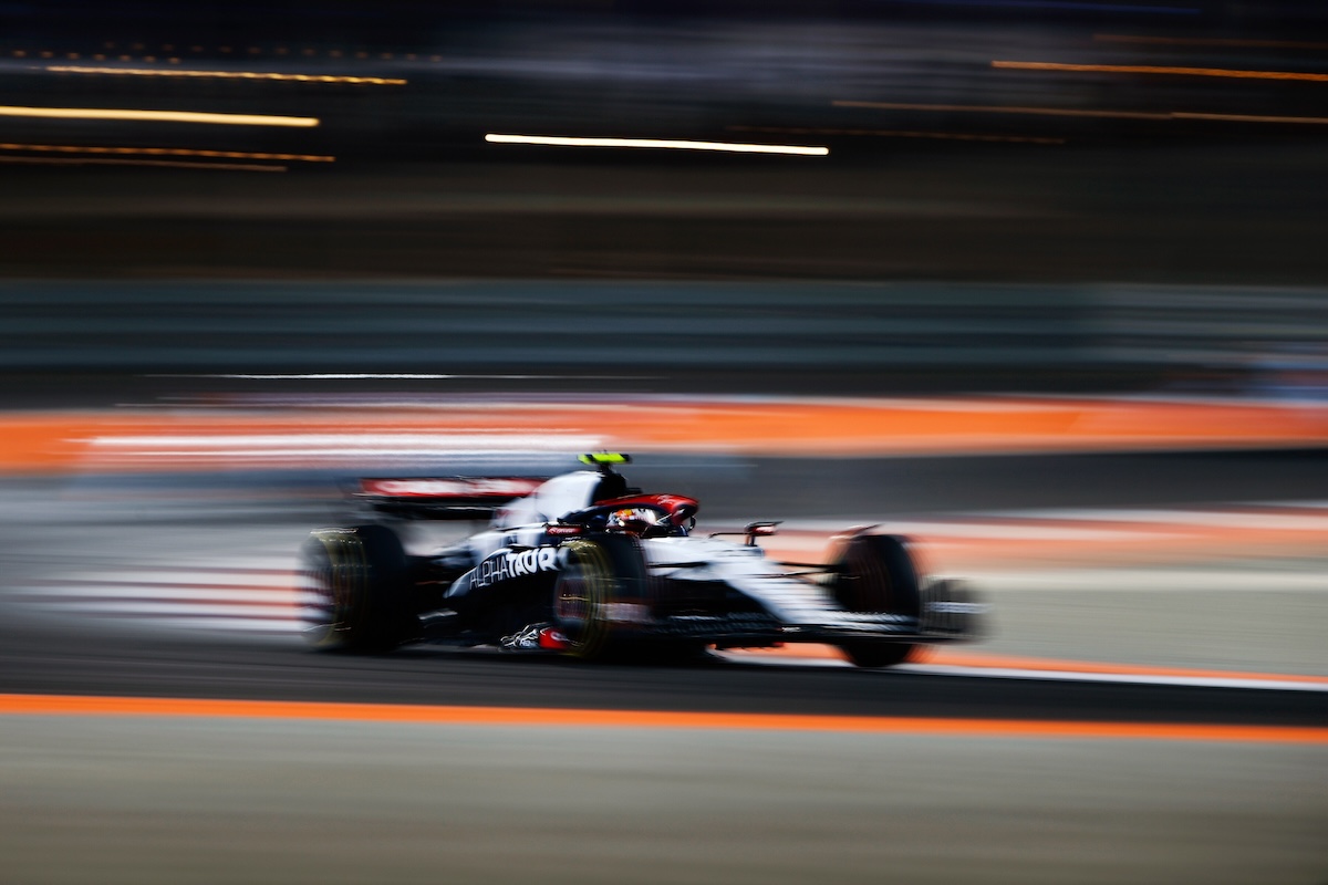 アルファタウリF1車両責任者、マシンが機能せず2台とも苦戦「角田裕毅はマグヌッセンとアルボンとのバトルでタイヤに負担がかかり失速した」