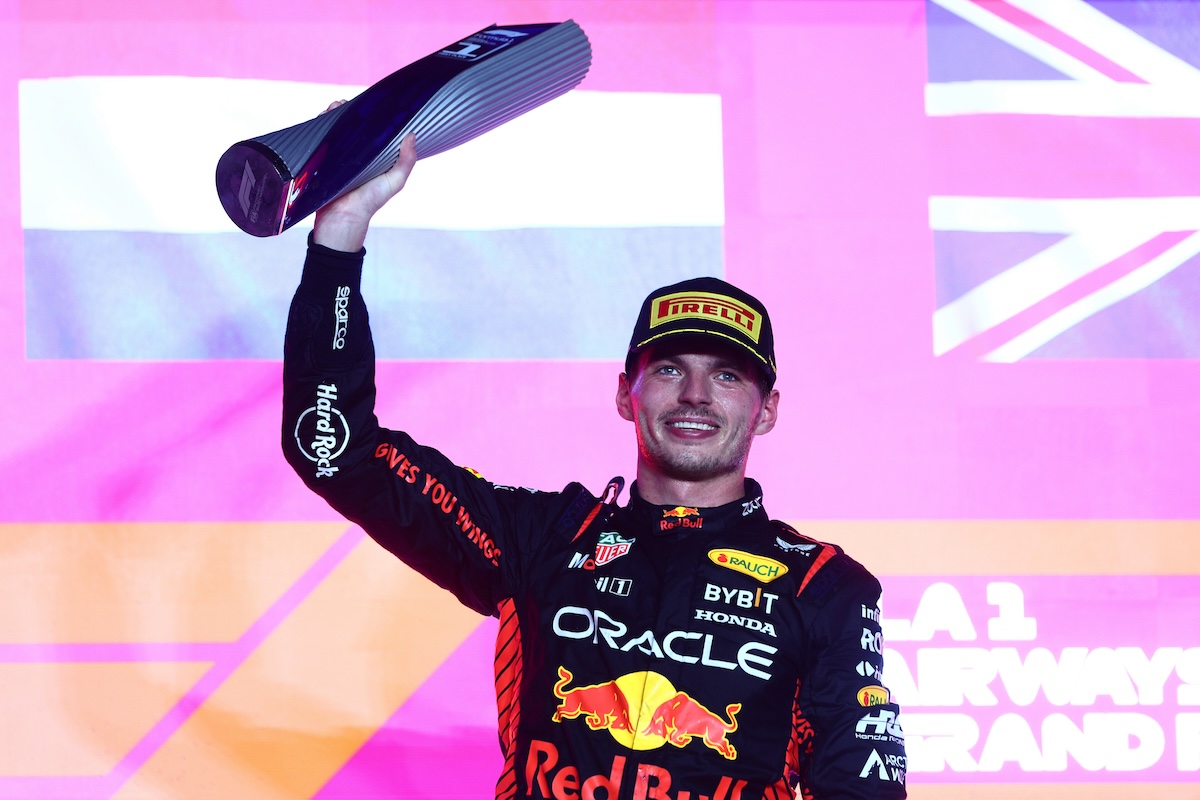 【F1カタールGP暫定結果】王者の貫禄フェルスタッペン圧勝！マクラーレンW表彰台、角田裕毅15位。体調不良によりリタイアも