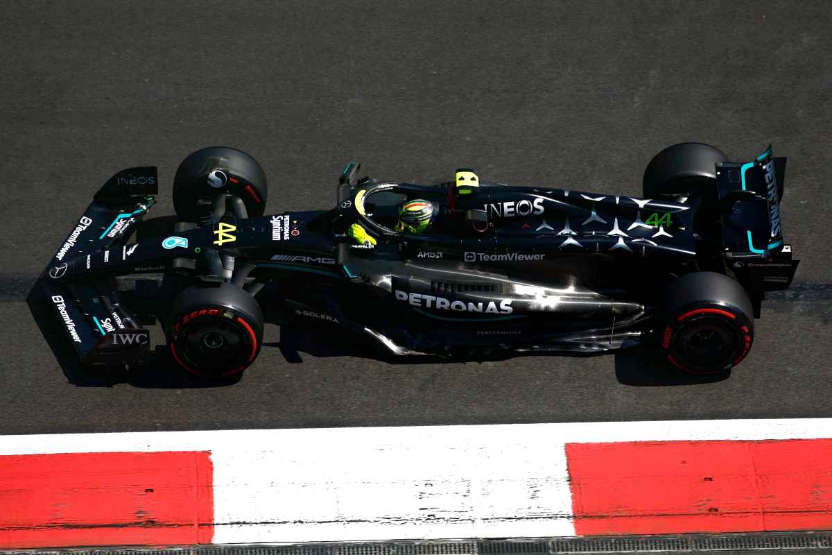 ハミルトンがメルセデス2023年型F1マシンの弱点を指摘「空気抵抗が大きくてストレートですごく遅い」