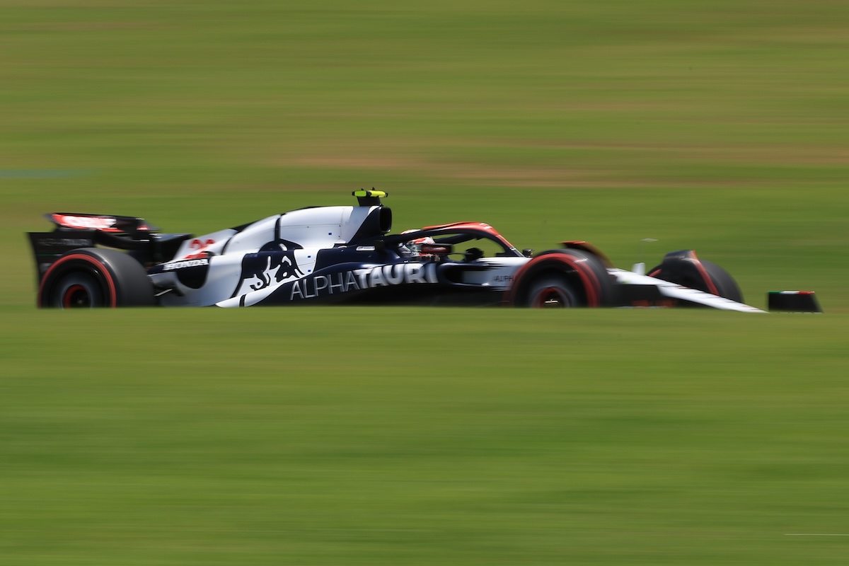 【F1サンパウロGP：スプリント】角田裕毅がハミルトンを抜いて6位！フェルスタッペンがターン1でノリスを抜いてトップチェッカー！