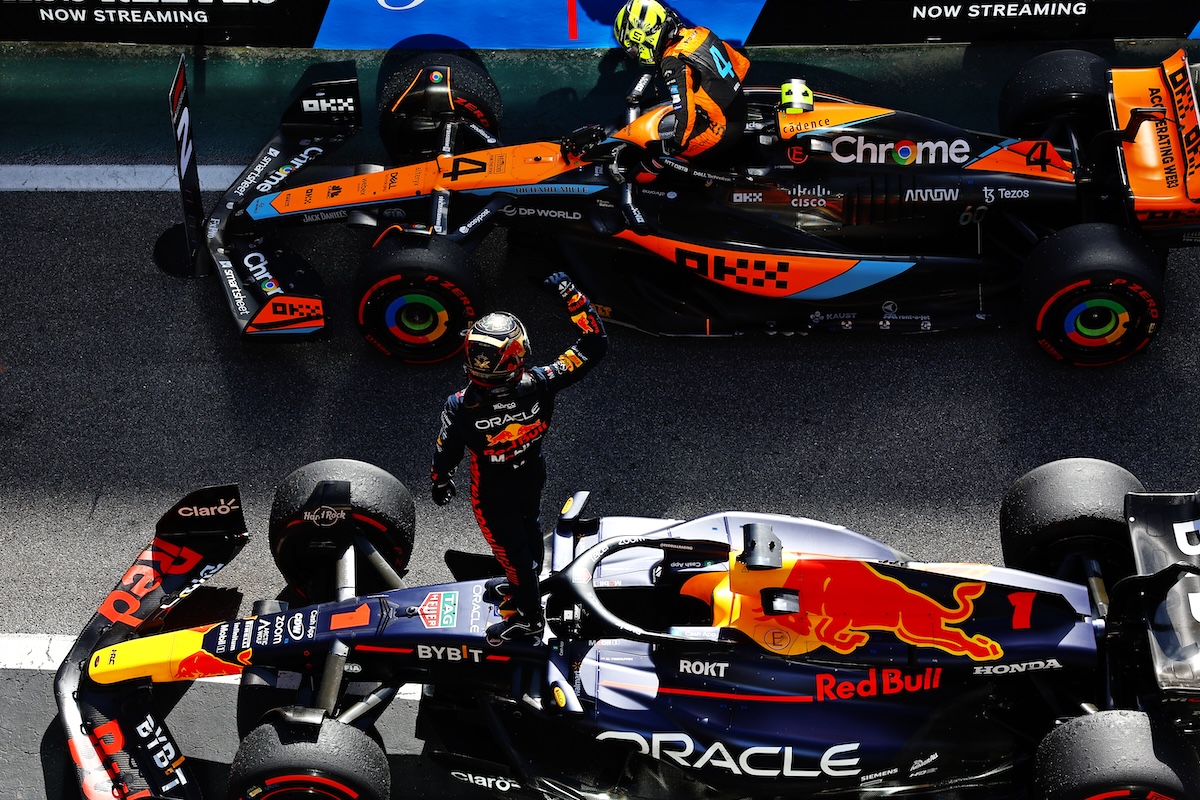 【F1サンパウロGP順位】フェルスタッペン今季17勝目！最終周にアロンソとペレスが歴史に残る名勝負！角田裕毅9位！クラッシュなど6台リタイアの波乱のレース