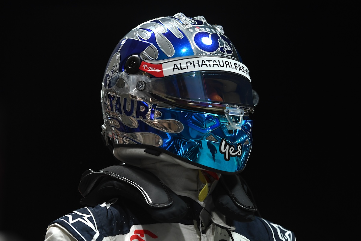 リカルド「アルファタウリF1は低いグリップのアスファルトに苦戦」レースは楽観的「接近戦になる」