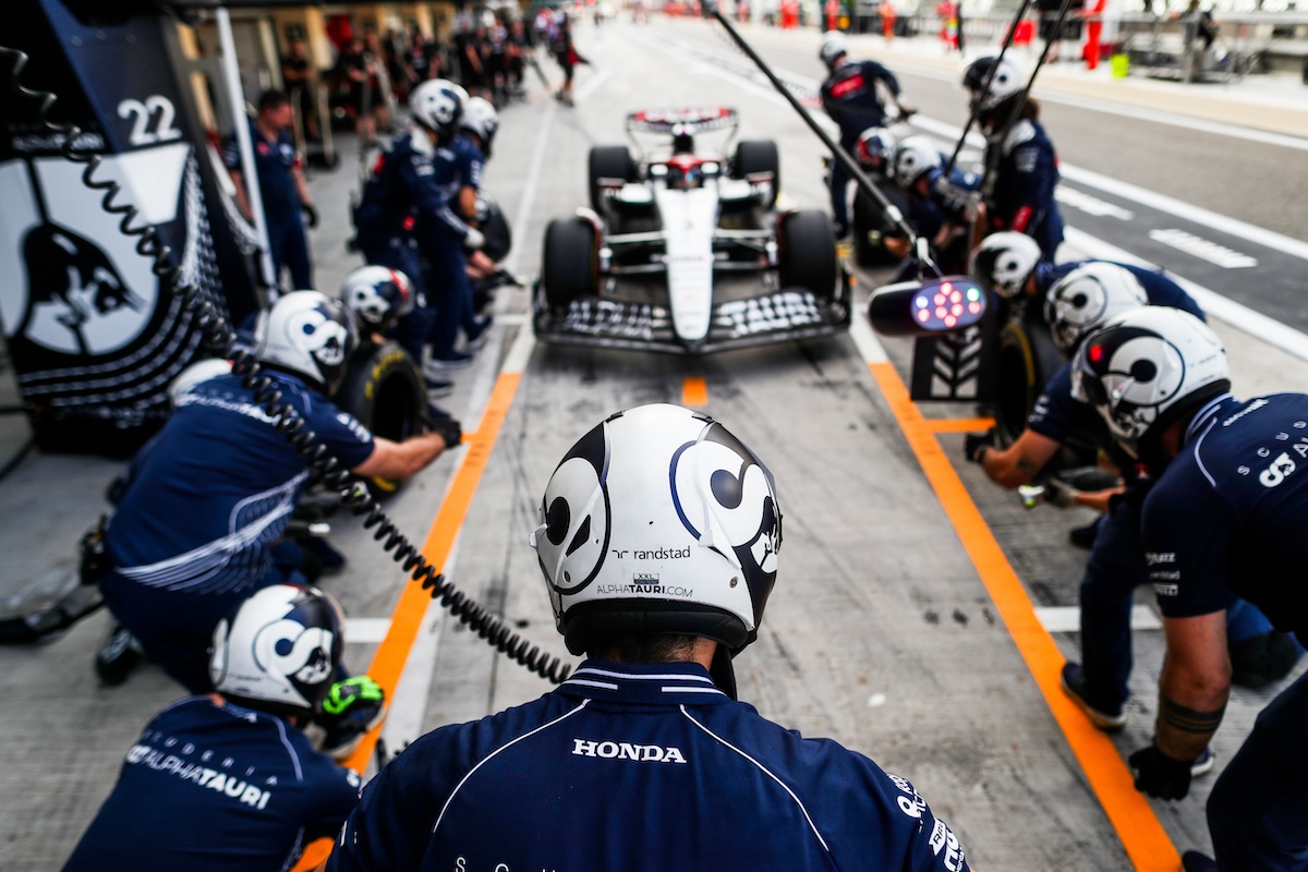 アルファタウリF1エンジニア、アップデートを持ち込んだ理由を語る「期待通りに機能している」レースタイヤ戦略はいつもより難しい