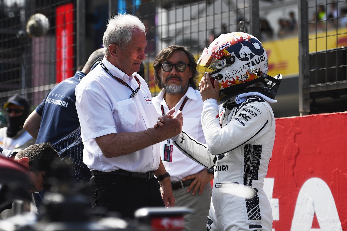 ヘルムート・マルコ博士、2つのF1チームと契約