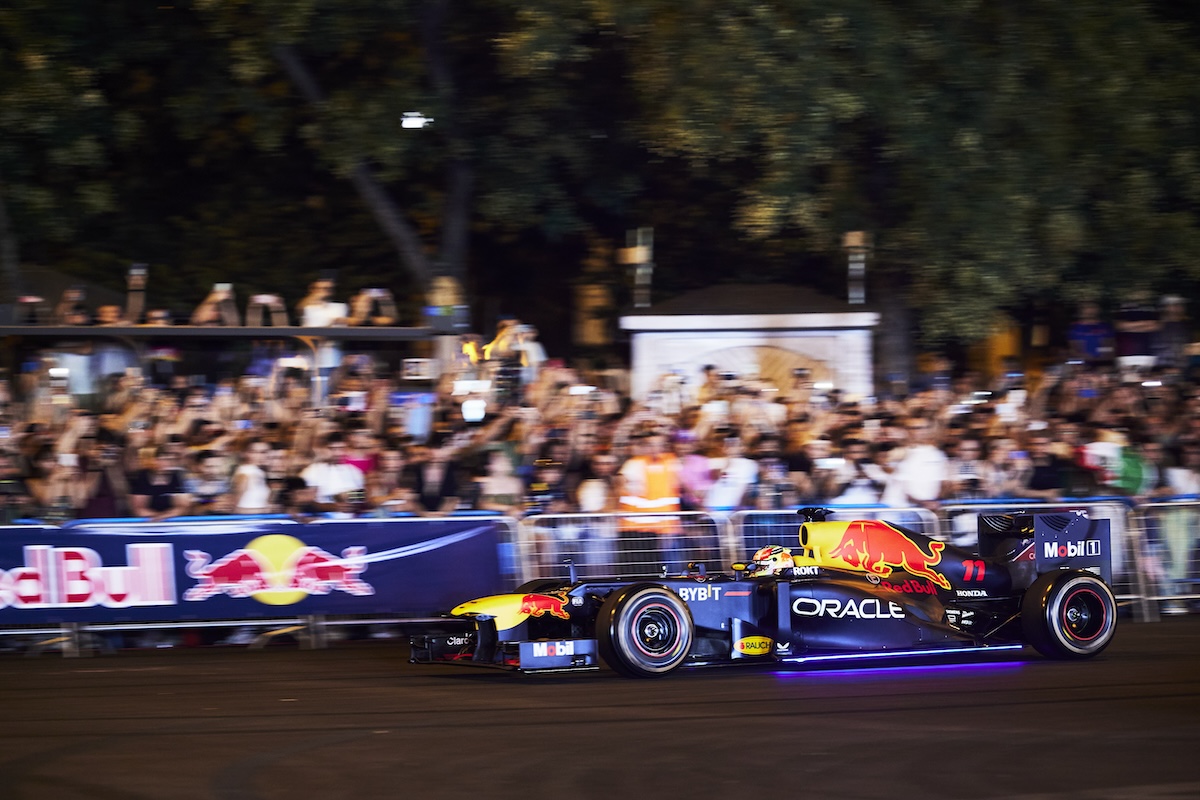 F1とMotoGPの同週末開催実現なるか？「可能性があるなら、やるしかない」マドリードでのF1開催発表日にMotoGPのボスが前向き発言