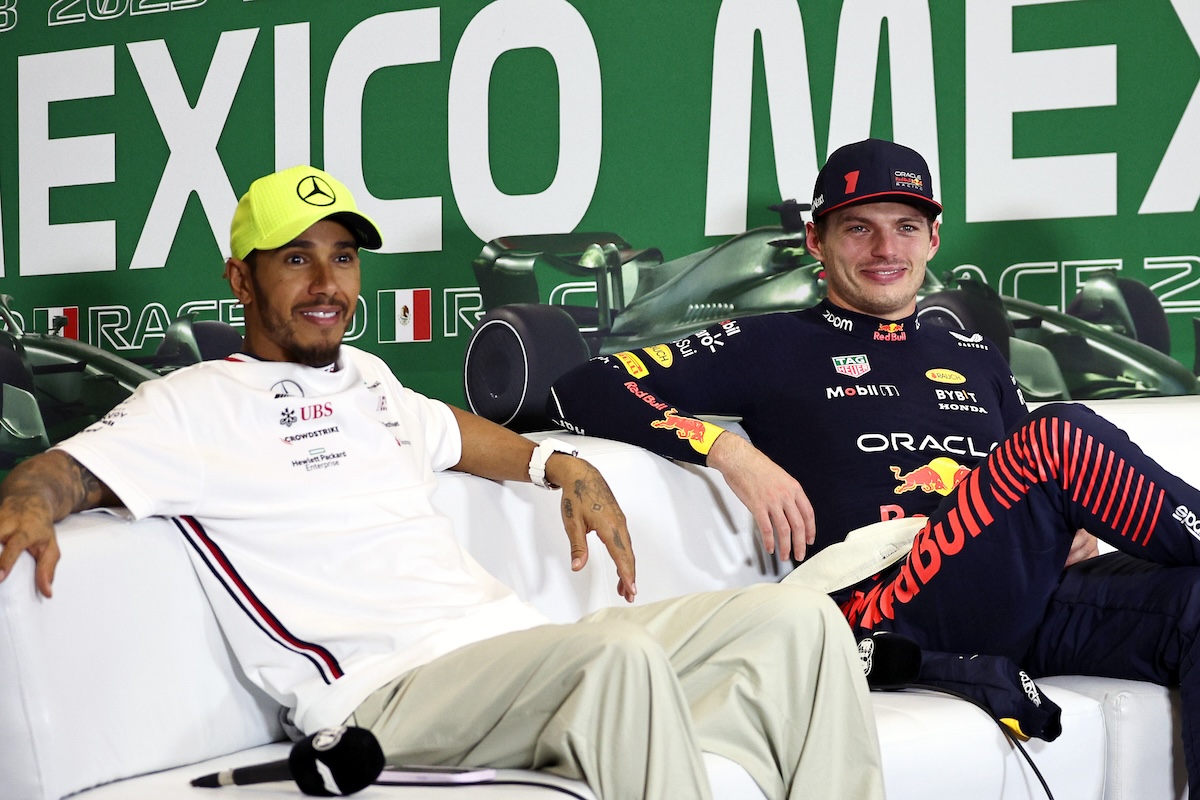 ハミルトンのフェラーリ移籍にフェルスタッペンの反応は？　メルセデスF1では混乱が起きるとレッドブルF1首脳