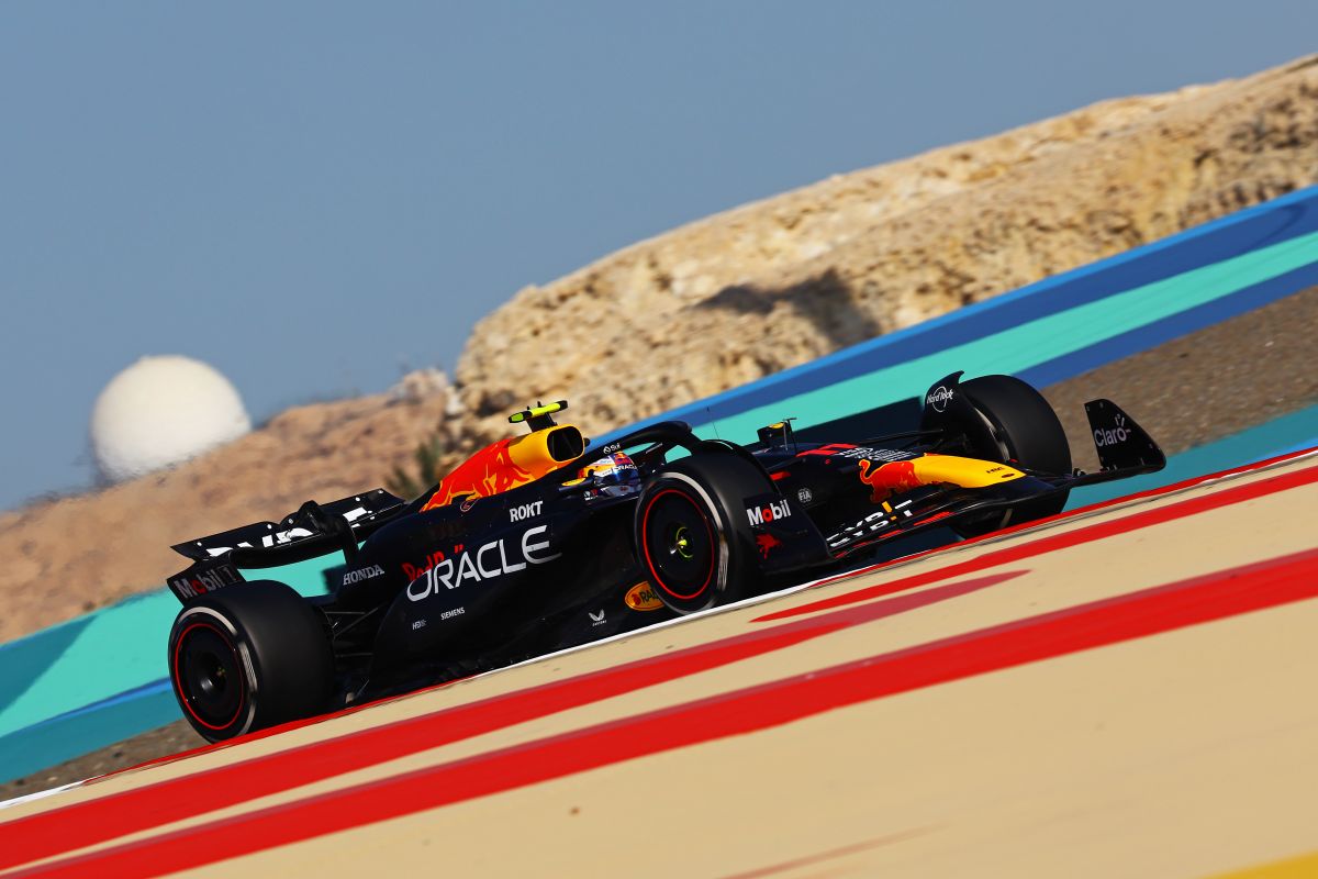 【F1テスト最終日】いきなり赤旗で中断で全体スケジュールは昼休み返上、1日走行予定のドライバーは交代する？しない？　角田裕毅は午後から走行予定