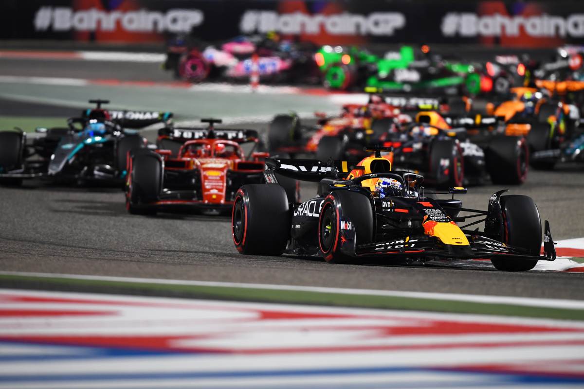 【F1レース結果】角田裕毅にリカルドと順位を入れ替えろと指示…レッドブルF1が1-2！フェラーリ勢が続く