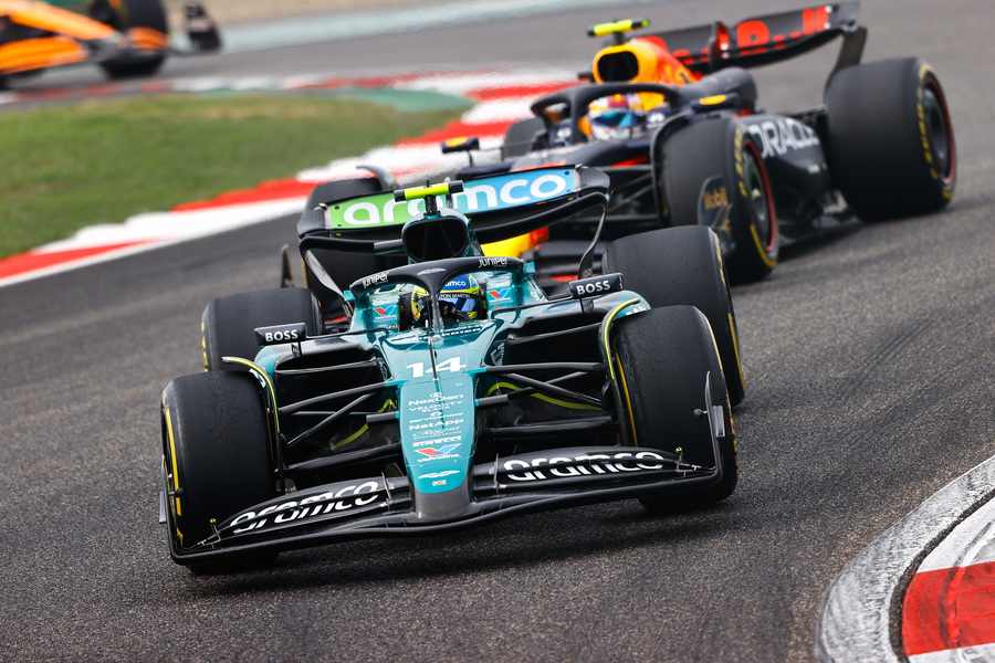 アロンソ、F1中国GPスタート直後はトップ狙った！ソフトタイヤへ交換した理由とは？—ファステストラップ獲得