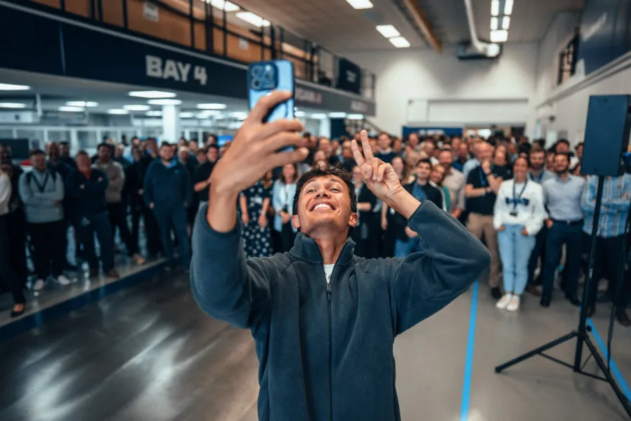 上位チーム移籍の噂もあったアルボン、ウィリアムズと共にF1新時代へ臨む！複数年契約でさらなる飛躍を目指す