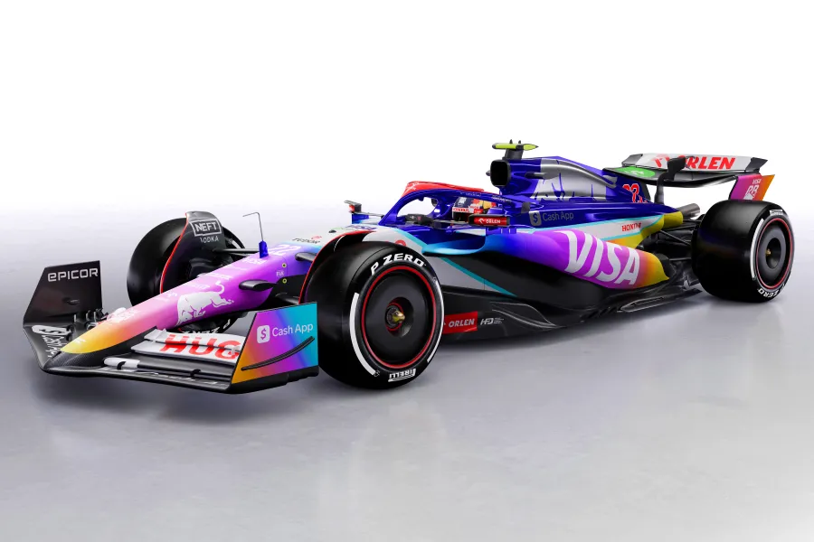 F1マイアミGPでカメレオン・カラー登場！金属製VISAカードがF1マシンに—角田裕毅所属のビザ・キャッシュアップRB
