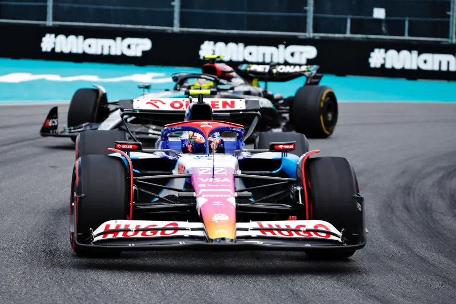 【F1マイアミGP：スプリント】角田裕毅8位へ繰り上がり1点！リカルドは4位で今季初得点！スタート後からフィニッシュ後まで大混乱