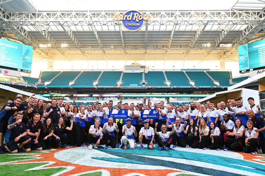 RB F1デゾトー「ジェットコースターのような日」―マイアミGPで角田裕毅とリカルドの挑戦を語る