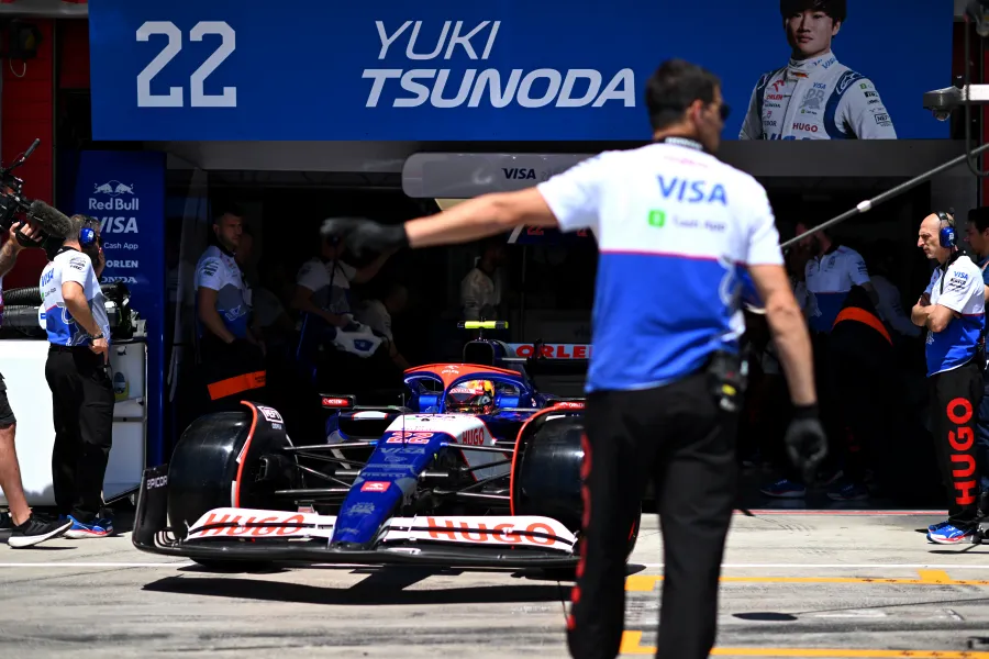 VCARBのパーメイン、初日3番手の角田裕毅はさらなる向上を目指す—不満のリカルドも予選Q3進出を目指し分析進める