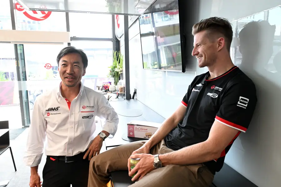 ペレスを実力で撃破！小松礼雄ハースF1代表、快挙に「言葉にならないほど嬉しい」