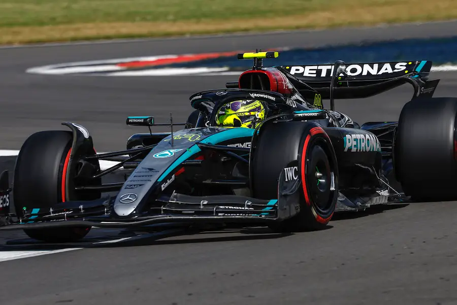 【F1イギリスGP決勝】すごいレース展開！ハミルトン母国9勝目で復活勝利！フェルスタッペンを振り切る！角田裕毅10位