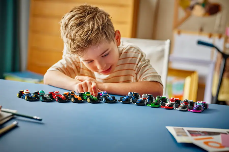 かわいすぎる！F1×レゴ、ついに発表！全10チームを組み立て、自宅にいながらF1の世界に没入体験！2025年発売