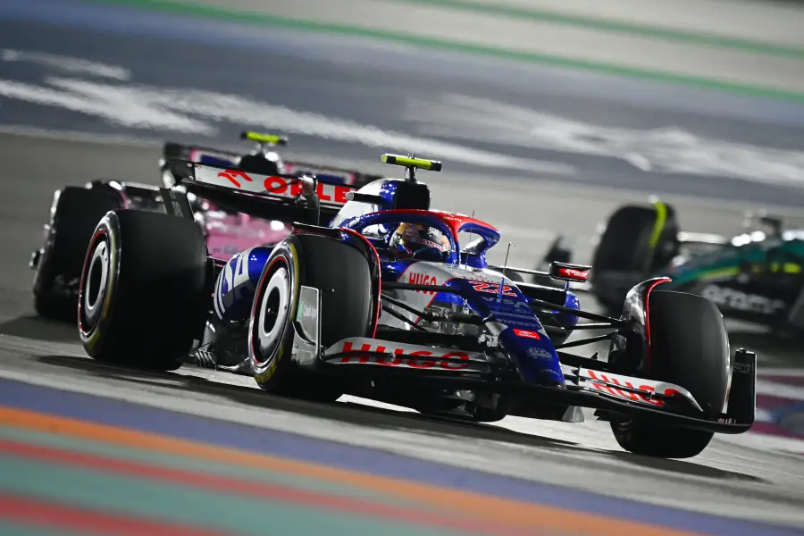 RBメキース代表、元同僚ガスリーの「容赦ない猛攻！」でコンスト6位争い大ピンチ！「学びはアブダビと来年にも役立つ」