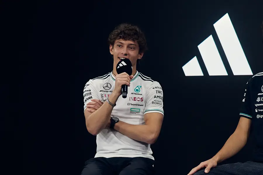 アディダスのF1ウェアに感激する18歳の新人アントネッリ「母が収納に困ってるよ」