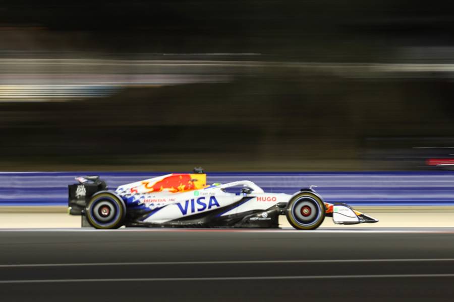 【F1テスト初日午後】新人ハジャーが角田裕毅に0.021秒差！停電でサーキットが真っ暗…1時間延長