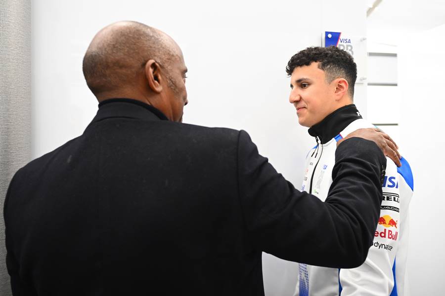 ハジャー「恥ずかしい」F1デビュー戦が悪夢に！スタート前にクラッシュで走れず【F1オーストラリアGP】