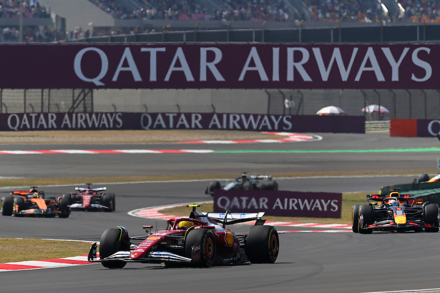 【F1中国GPスプリント結果タイム・前車差】ハミルトン、フェラーリ初V！7度の王者が風格を見せつける！角田裕毅6位入賞！