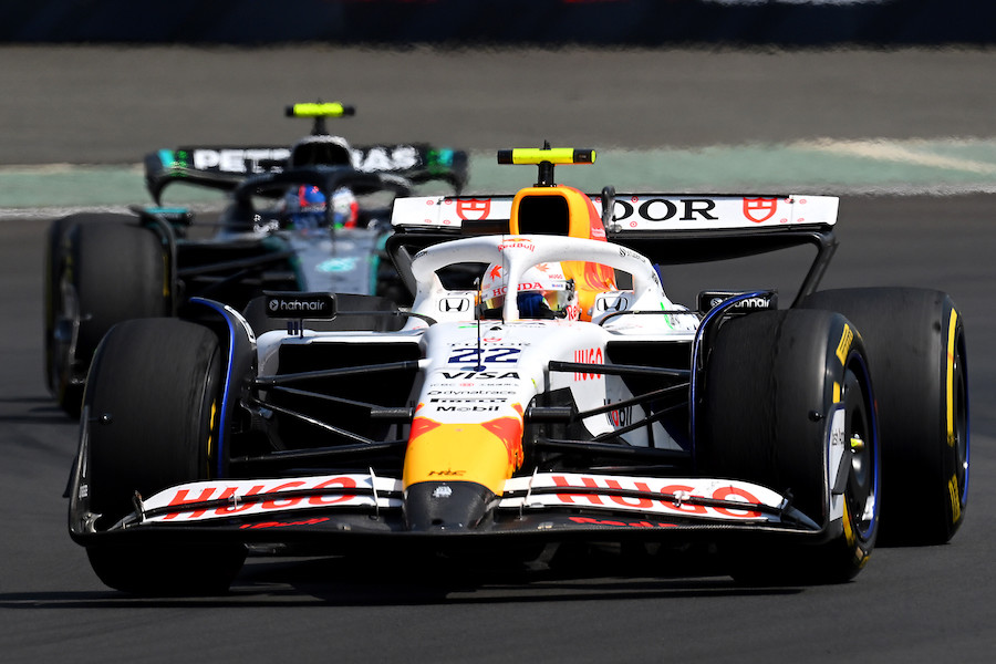 【F1中国GPスプリント詳報＆タイム】角田裕毅、メルセデス＆マクラーレン封じ価値ある6位！アントネッリ＆ランク首位ノリスとの接戦制す