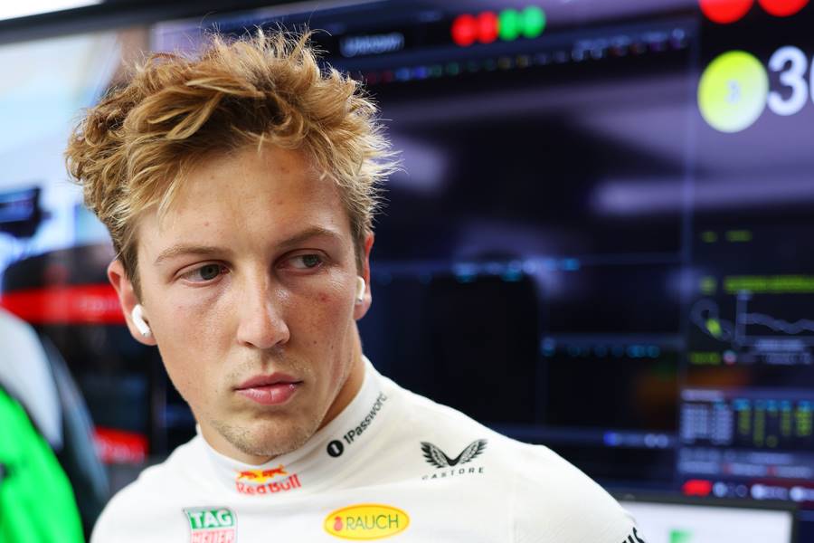 ローソン、レッドブルでの初予選で予選18番手に沈む…痛恨のコースオフ！FP3走れず散々な結果に“雨乞い”【F1オーストラリアGP2日目】