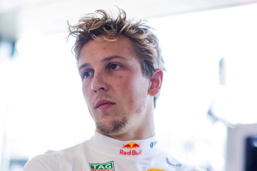 リアム・ローソン、“原因不明”のペース不足に苦しむ「快適なのに遅い」開幕戦でまさかの大苦戦！【F1オーストラリアGP初日】